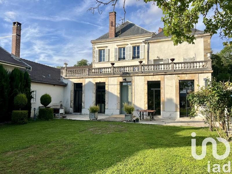 Château - 765 m² - 18 pièces