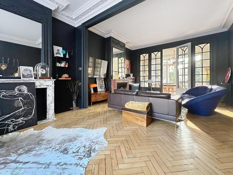 Maison - 214 m² - 7 pièces