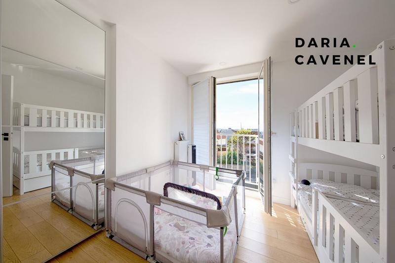 Pavillon - 250 m² - 7 pièces