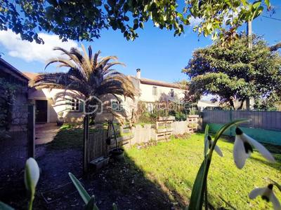 Maison de village - 225 m² - 9 pièces