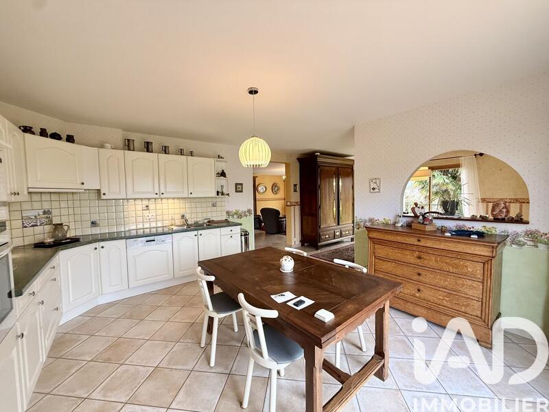 Maison - 168 m² - 7 pièces