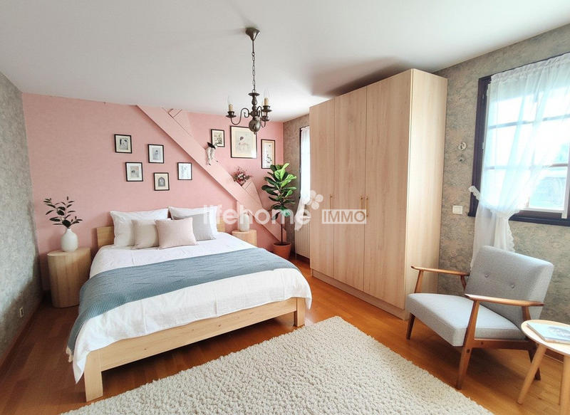 Maison - 253 m² - 8 pièces