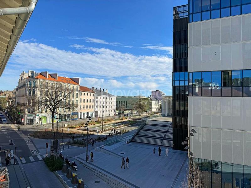 Appartement - 100 m² - 4 pièces