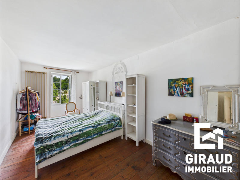 Maison ancienne - 305 m² - 6 pièces