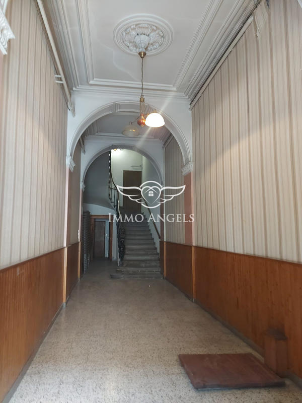 Maison ancienne - 401 m² - 9 pièces