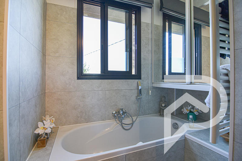 Maison - 162 m² - 7 pièces