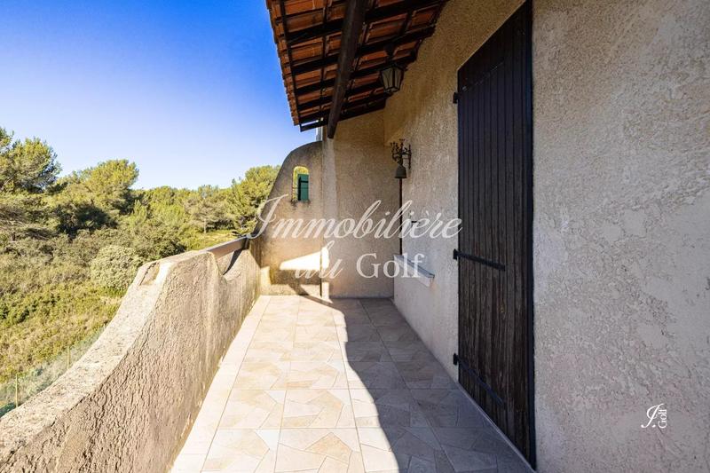 Maison - 213 m² - 12 pièces