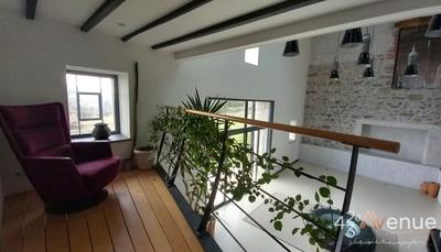 Maison - 375 m² - 10 pièces