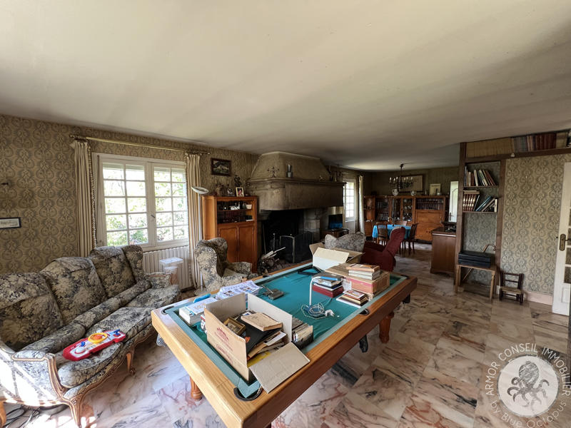 Maison - 245 m² - 10 pièces