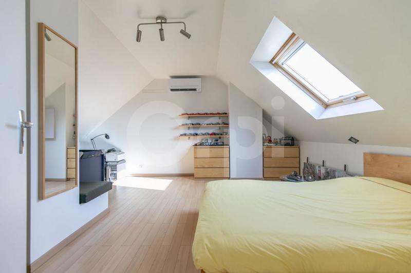 Maison - 205 m² - 8 pièces