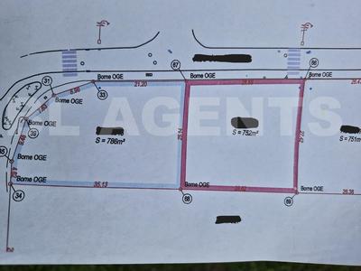 Terrain - 786 m²