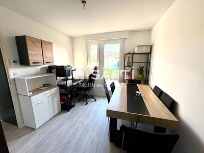 Maison - 80 m² - 5 pièces