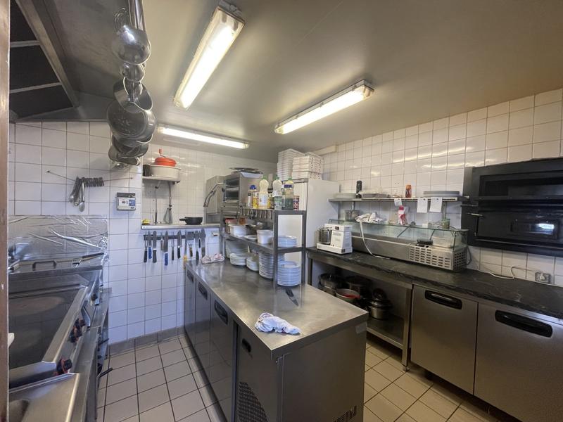 Local commercial - 92 m² - 3 pièces