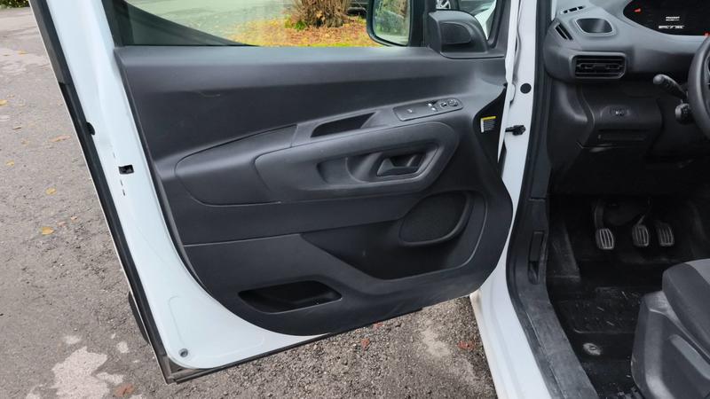Peugeot Partner 1.2 PureTech 110 Asphalt