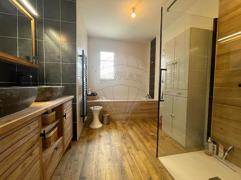 Maison - 108 m² - 4 pièces