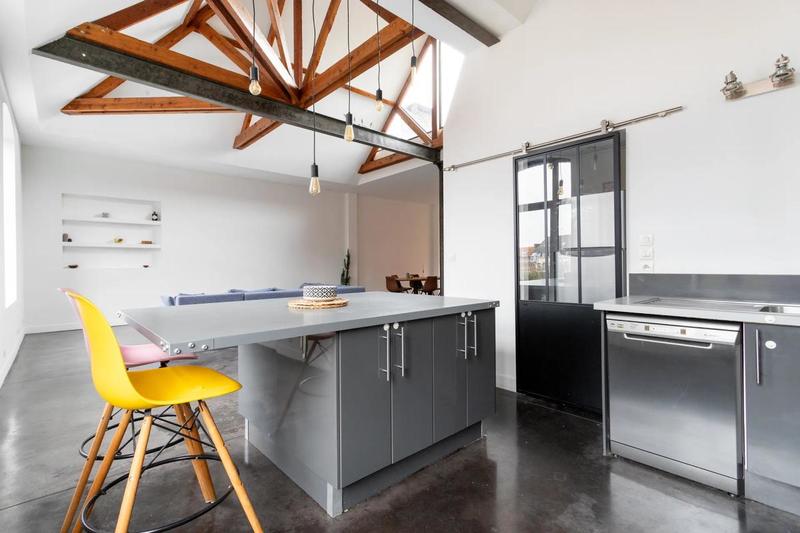 Loft - 130 m² - 3 pièces