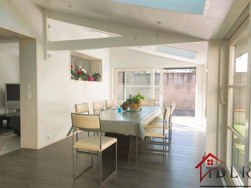 Demeure - 190 m² - 6 pièces