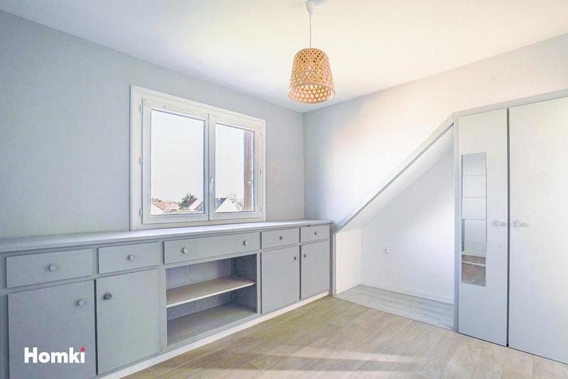 Maison - 181 m² - 7 pièces