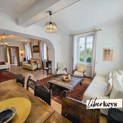 Maison bourgeoise - 400 m² - 10 pièces