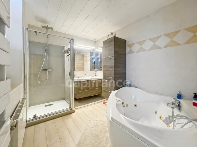 Maison en pierre - 167 m² - 7 pièces