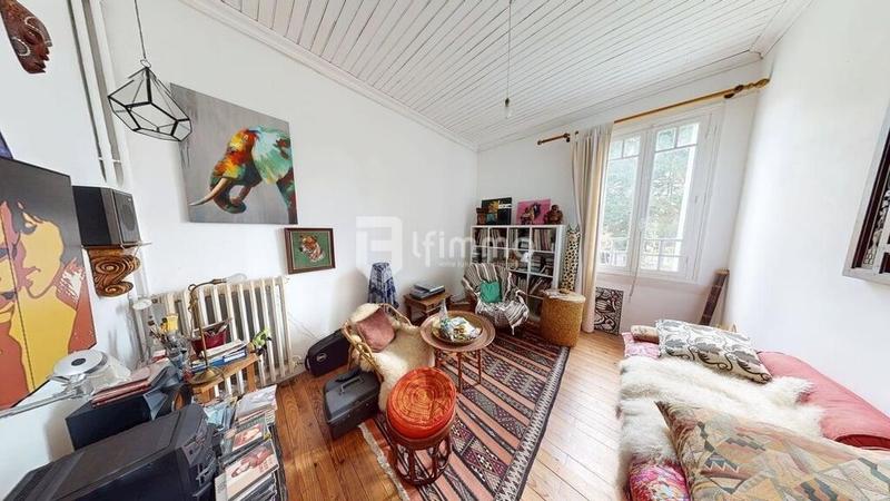 Demeure - 200 m² - 10 pièces