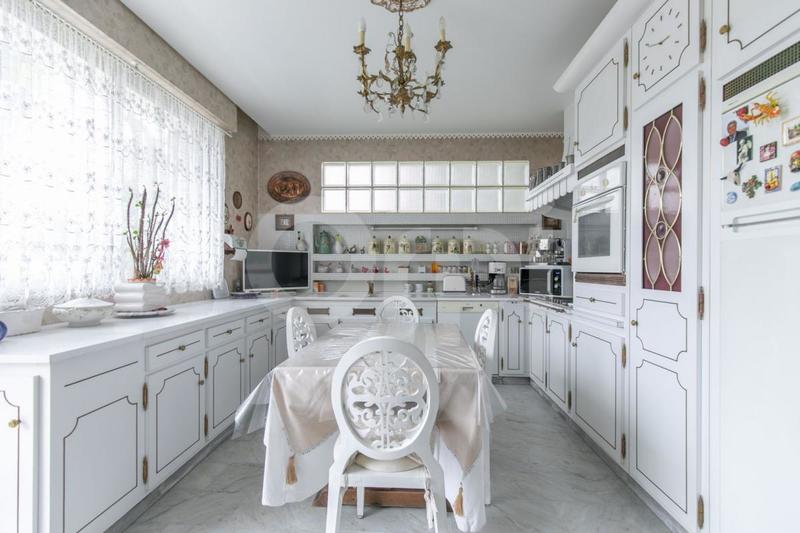 Propriété - 212 m² - 7 pièces