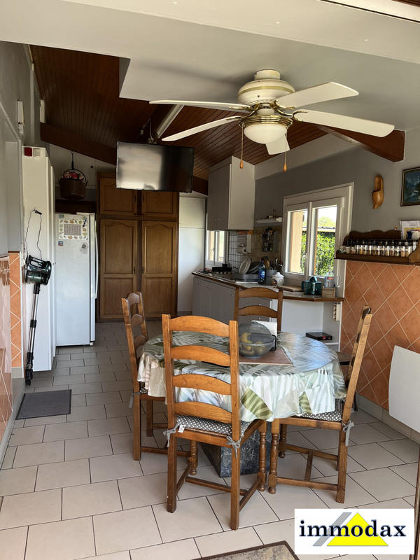 Maison traditionnelle - 250 m² - 6 pièces