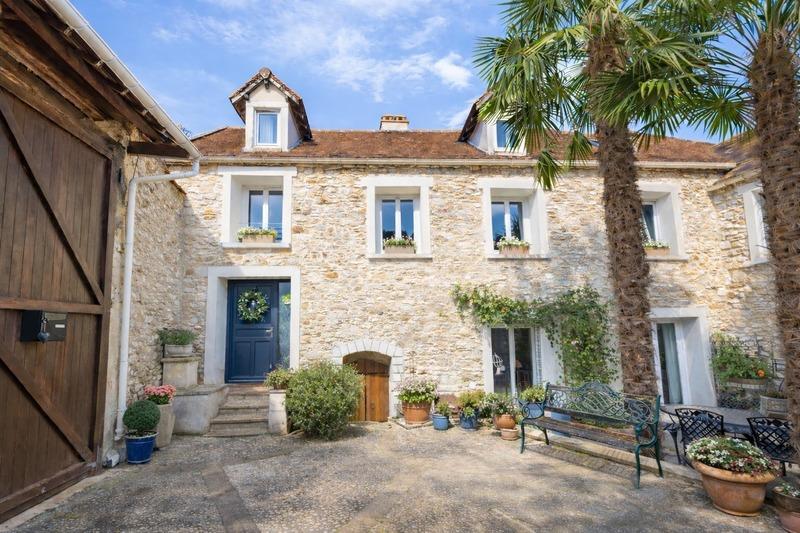 Maison en pierre - 150 m² - 6 pièces