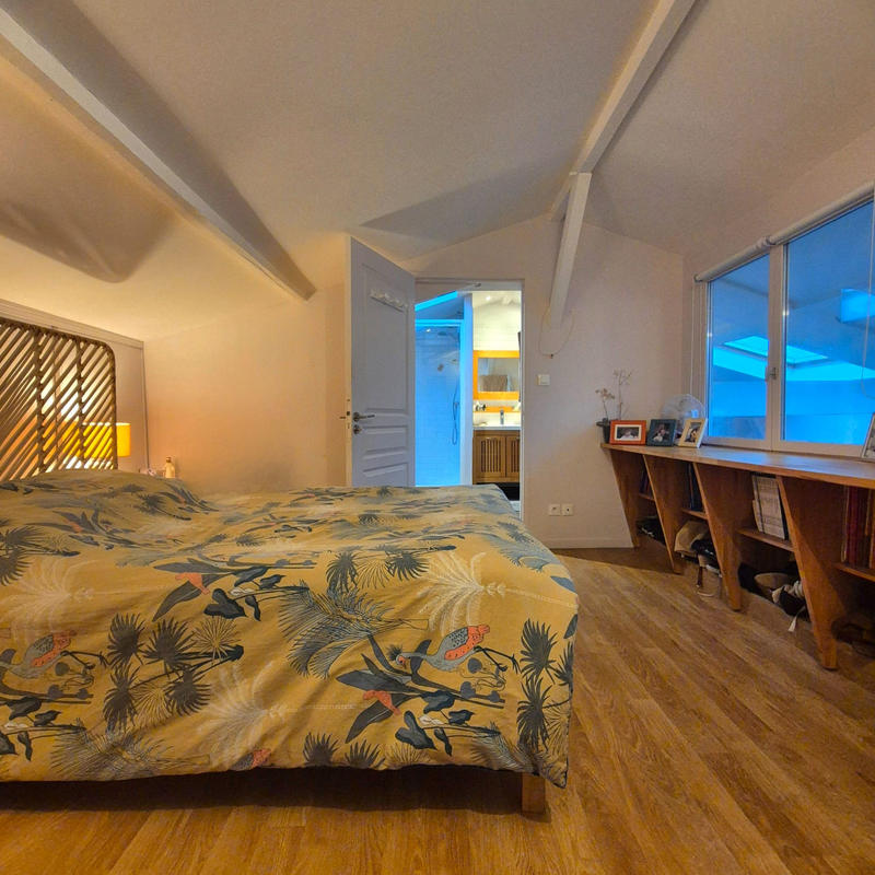 Appartement - 144 m² - 6 pièces