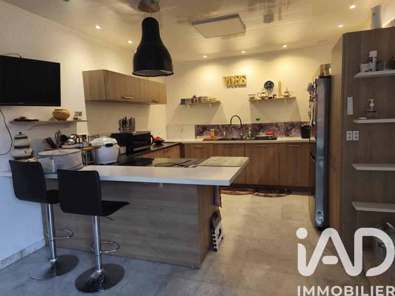 Maison - 293 m² - 10 pièces