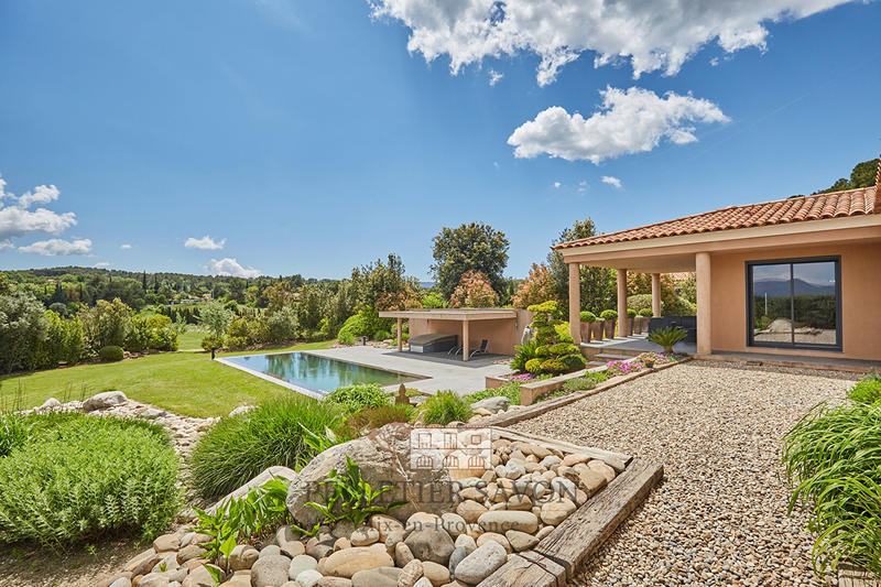 Maison - 200 m² - 6 pièces