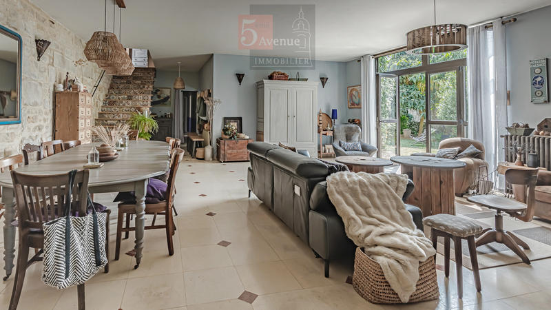 Maison - 550 m² - 15 pièces