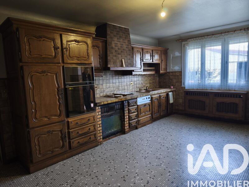 Maison - 233 m² - 7 pièces