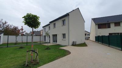 Maison - 95 m² - 4 pièces