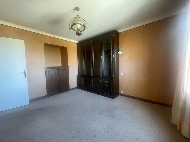 Maison - 228 m² - 9 pièces