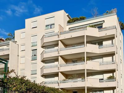 Appartement - 80 m² - 3 pièces