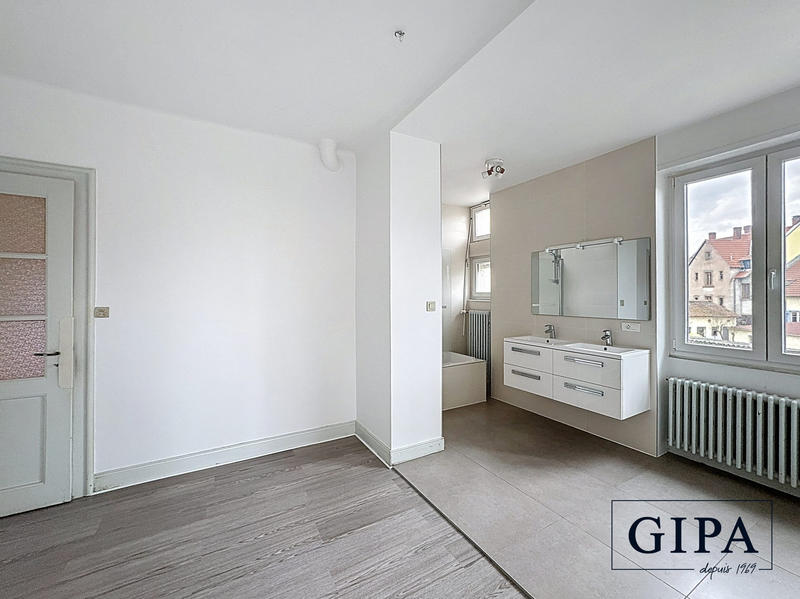 Maison ancienne - 183 m² - 7 pièces