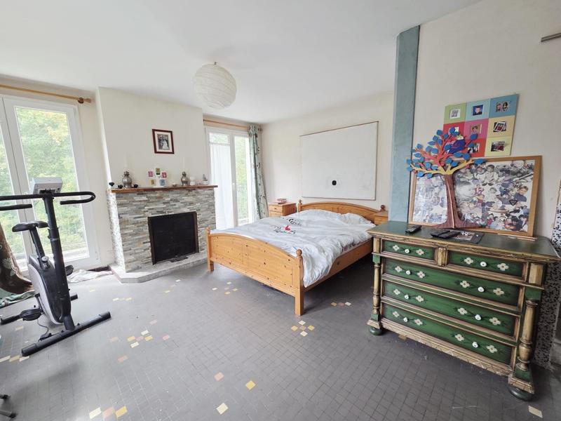 Maison - 247 m² - 7 pièces