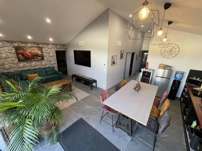 Propriété - 350 m² - 8 pièces