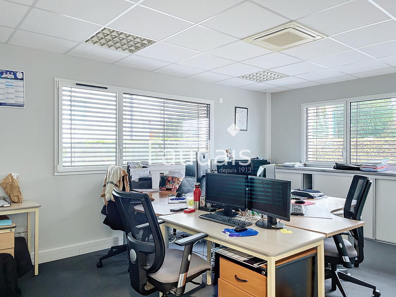 Bureau - 570 m²