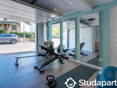 Appartement - 240 m² - 1 pièce