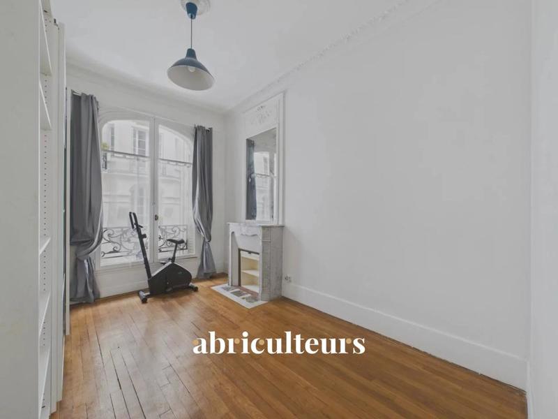 Appartement ancien - 105 m² - 5 pièces