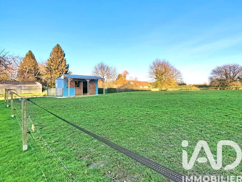 Maison - 313 m² - 9 pièces