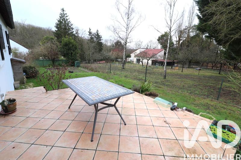 Maison - 137 m² - 7 pièces