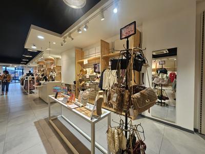 Local commercial - 308 m² - 1 pièce