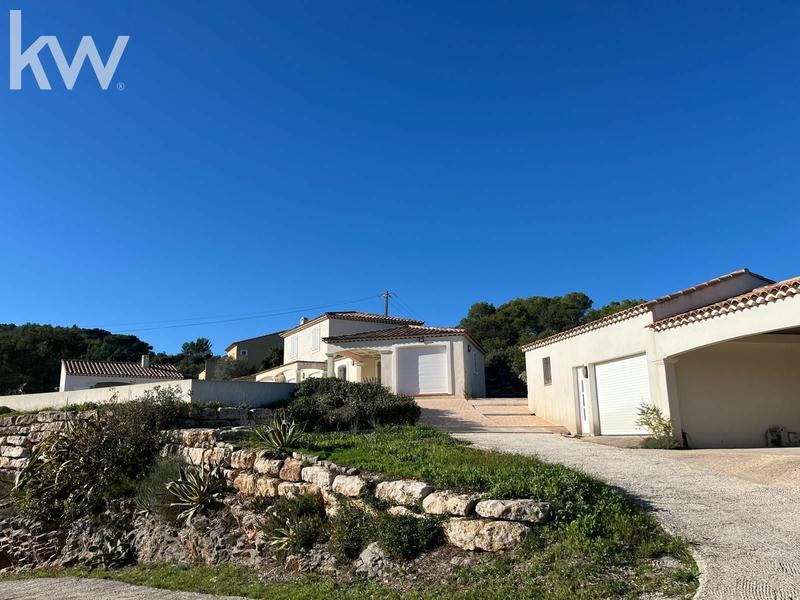 Maison - 201 m² - 7 pièces