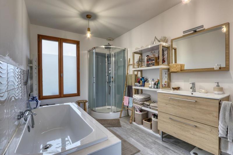 Pavillon - 140 m² - 7 pièces