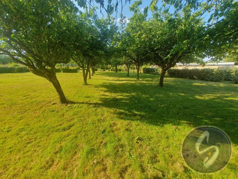 Maison - 327 m² - 9 pièces