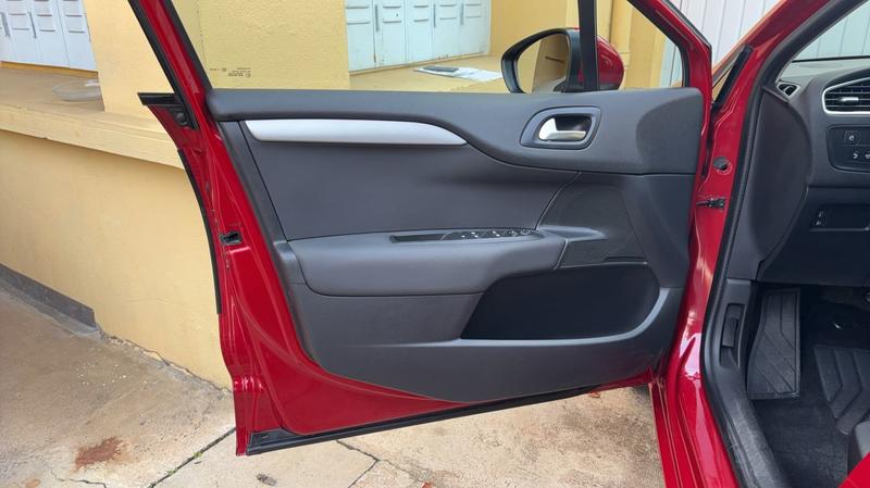 Citroën C4 II 1.6 BlueHdi 120 Eat6 Millenium