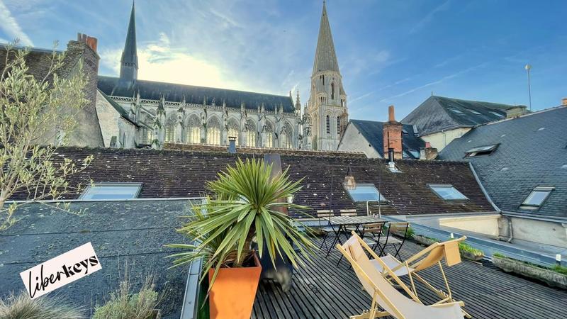 Appartement ancien - 204 m² - 6 pièces